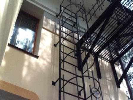 Ремонт вертикальной пожарной лестницы